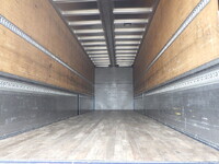 いすゞギガアルミウイング大型（10t）[写真11]