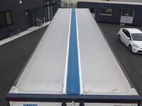 いすゞギガアルミウイング大型（10t）[写真12]