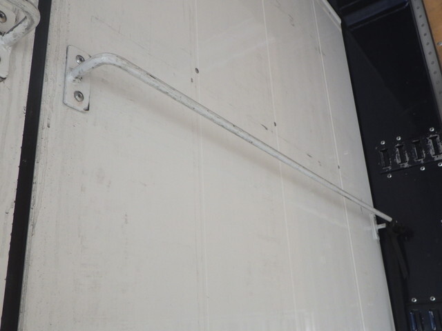 いすゞギガアルミウイング大型（10t）[写真13]