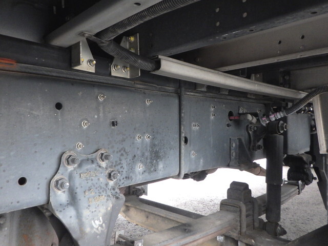 いすゞギガアルミウイング大型（10t）[写真25]