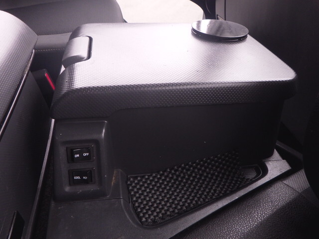 いすゞギガアルミウイング大型（10t）[写真30]