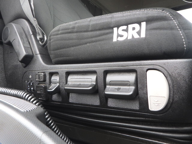 いすゞギガアルミウイング大型（10t）[写真31]