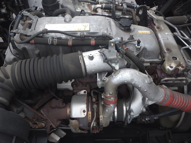 いすゞギガアルミウイング大型（10t）[写真32]