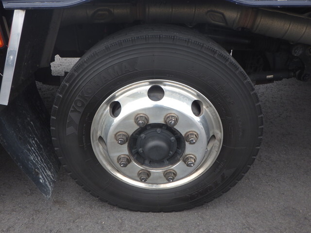 いすゞギガアルミウイング大型（10t）[写真34]