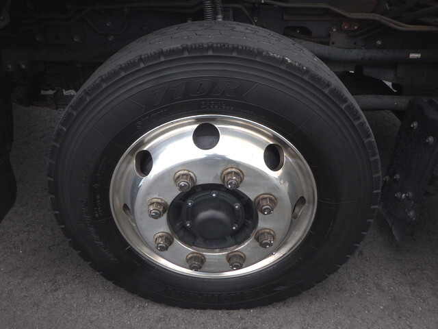 いすゞギガアルミウイング大型（10t）[写真35]