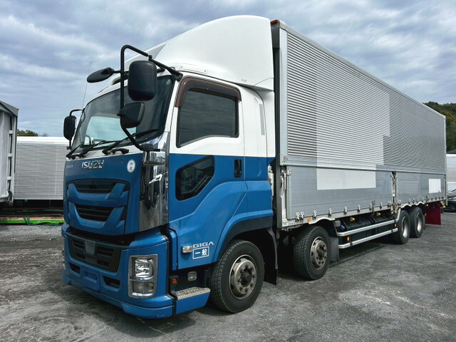 いすゞギガアルミウイング大型（10t）[写真01]