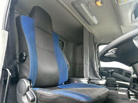 いすゞギガアルミウイング大型（10t）[写真11]