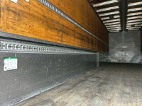 いすゞギガアルミウイング大型（10t）[写真13]