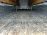 いすゞギガアルミウイング大型（10t）[写真16]