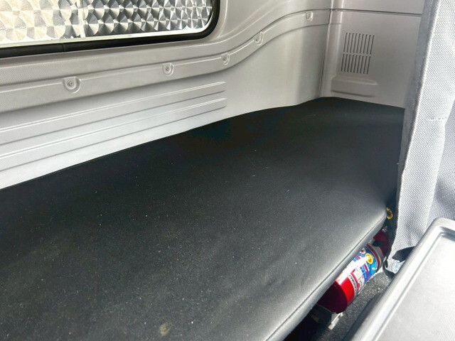 いすゞギガアルミウイング大型（10t）[写真20]