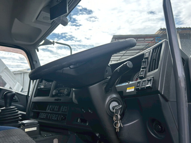 いすゞギガアルミウイング大型（10t）[写真23]