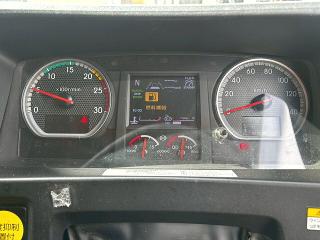 いすゞギガアルミウイング大型（10t）[写真25]