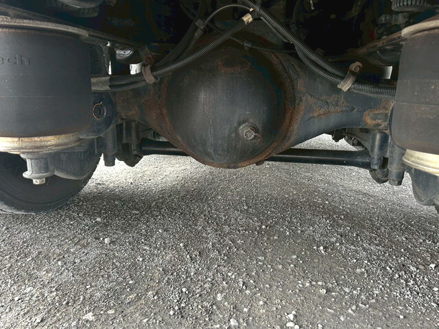 いすゞギガアルミウイング大型（10t）[写真35]