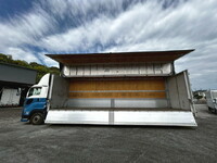 いすゞギガアルミウイング大型（10t）[写真06]