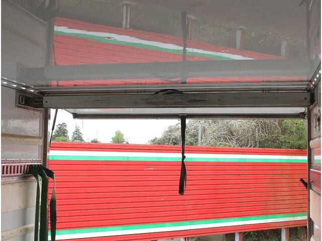 三菱ふそうファイター冷凍車（冷蔵車）中型（4t）[写真12]