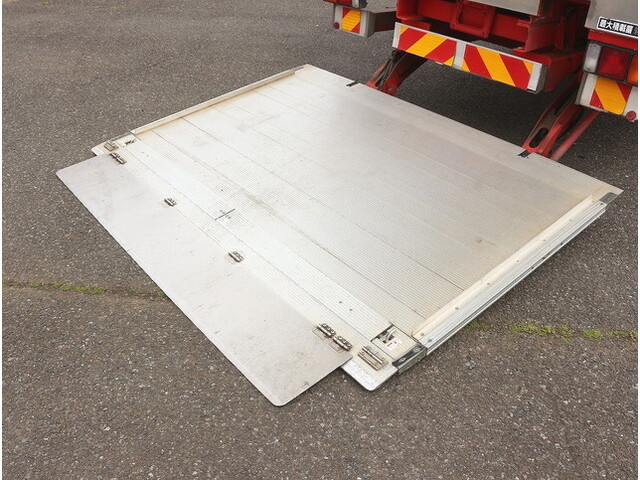 三菱ふそうファイター冷凍車（冷蔵車）中型（4t）[写真13]