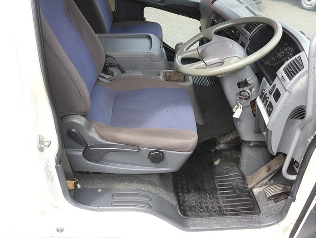 三菱ふそうファイター冷凍車（冷蔵車）中型（4t）[写真17]