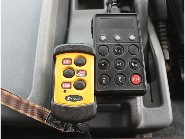 三菱ふそうファイター冷凍車（冷蔵車）中型（4t）[写真22]