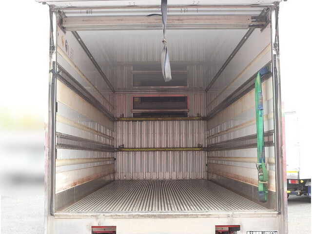 三菱ふそうファイター冷凍車（冷蔵車）中型（4t）[写真08]