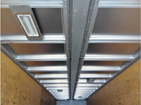 いすゞギガアルミウイング大型（10t）[写真12]