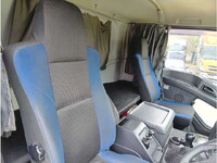 いすゞギガアルミウイング大型（10t）[写真17]