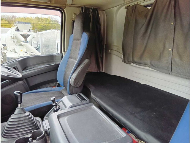 いすゞギガアルミウイング大型（10t）[写真27]