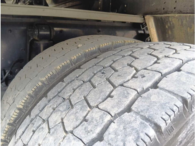 いすゞギガアルミウイング大型（10t）[写真34]