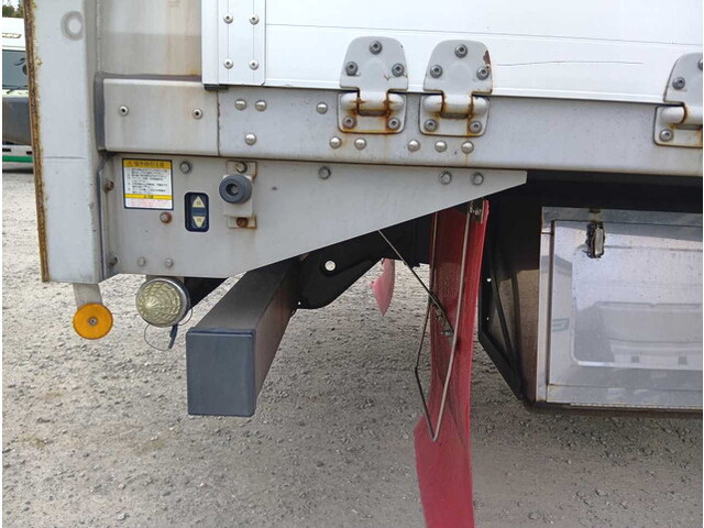 いすゞギガアルミウイング大型（10t）[写真36]