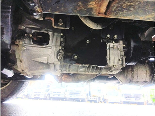 いすゞエルフダブルキャブ（Wキャブ）小型（2t・3t）[写真12]