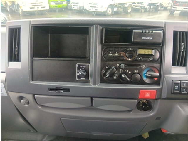いすゞエルフダブルキャブ（Wキャブ）小型（2t・3t）[写真23]