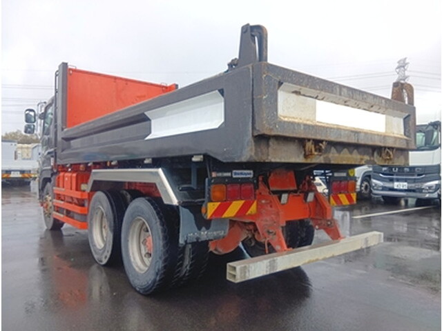 いすゞギガダンプ大型（10t）[写真02]