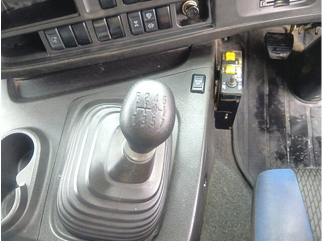 いすゞギガダンプ大型（10t）[写真28]