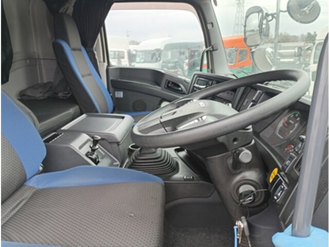 いすゞギガアルミブロック大型（10t）[写真21]