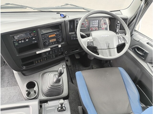 いすゞギガアルミブロック大型（10t）[写真24]