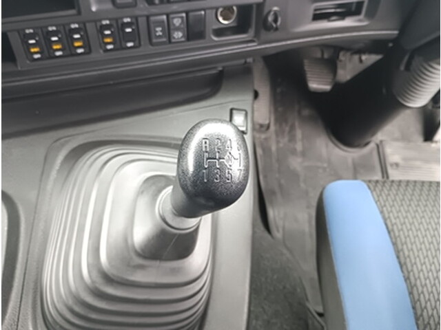 いすゞギガアルミブロック大型（10t）[写真27]