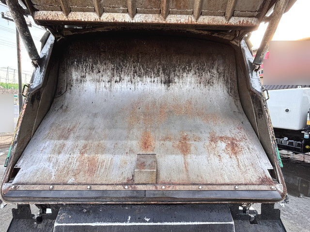 いすゞエルフパッカー車（塵芥車）小型（2t・3t）[写真15]