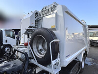 いすゞエルフパッカー車（塵芥車）小型（2t・3t）[写真24]