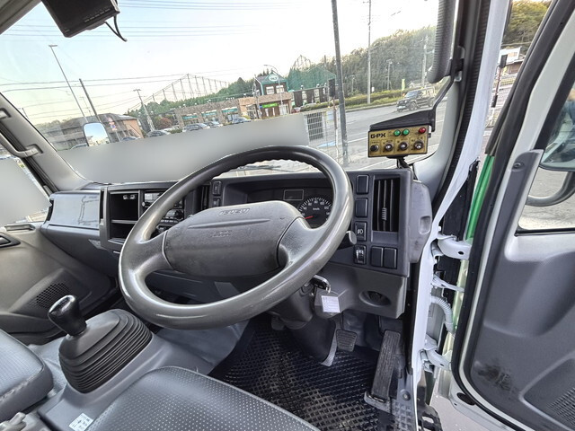 いすゞエルフパッカー車（塵芥車）小型（2t・3t）[写真30]