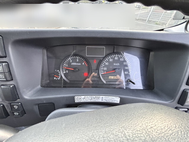 いすゞエルフパッカー車（塵芥車）小型（2t・3t）[写真32]