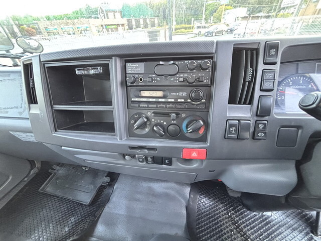 いすゞエルフパッカー車（塵芥車）小型（2t・3t）[写真34]