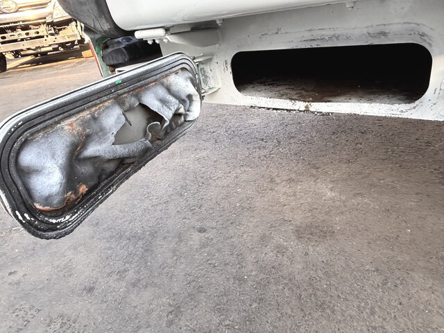 いすゞエルフパッカー車（塵芥車）小型（2t・3t）[写真09]