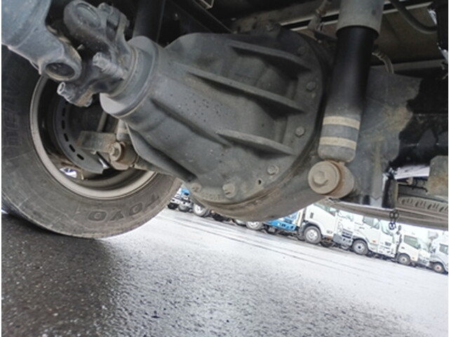 トヨタトヨエース平ボディ小型（2t・3t）[写真12]