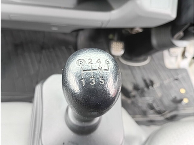 トヨタトヨエース平ボディ小型（2t・3t）[写真24]