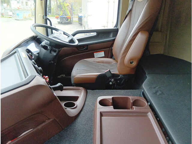 日野プロフィアアルミウイング大型（10t）[写真30]