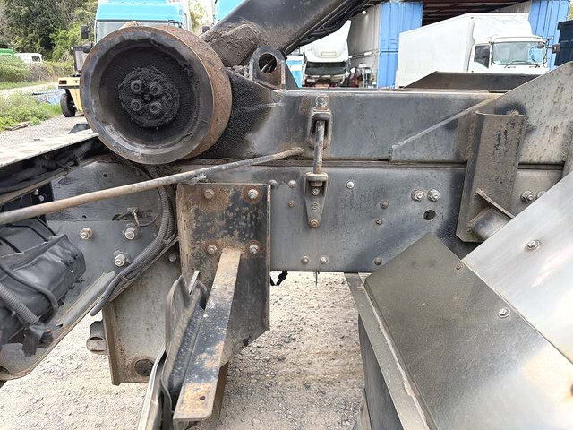 三菱ふそうスーパーグレートコンテナ専用車大型（10t）[写真14]