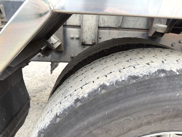 三菱ふそうスーパーグレートコンテナ専用車大型（10t）[写真15]