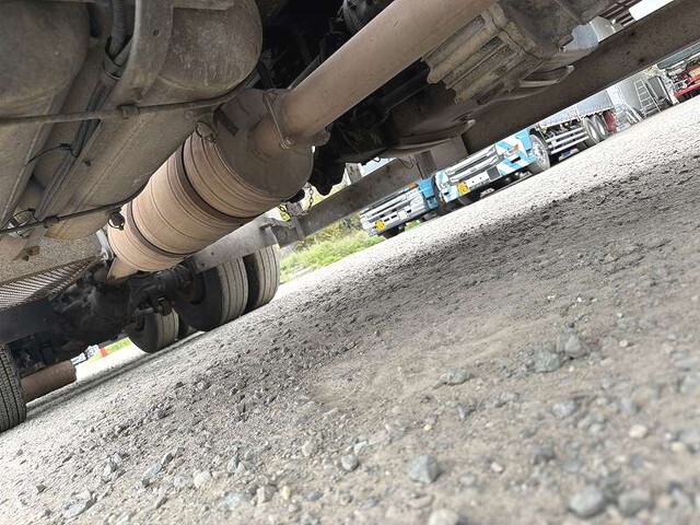 三菱ふそうスーパーグレートコンテナ専用車大型（10t）[写真16]