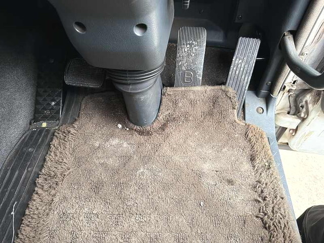 三菱ふそうスーパーグレートコンテナ専用車大型（10t）[写真31]