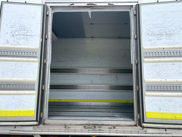 UDトラックスクオン冷凍車（冷蔵車）大型（10t）[写真12]