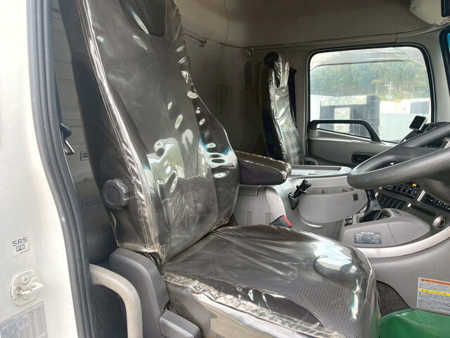 UDトラックスクオン冷凍車（冷蔵車）大型（10t）[写真13]